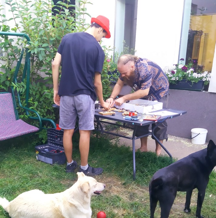 Virtuáliskola barkácsolás Kornéllal élménytanulás